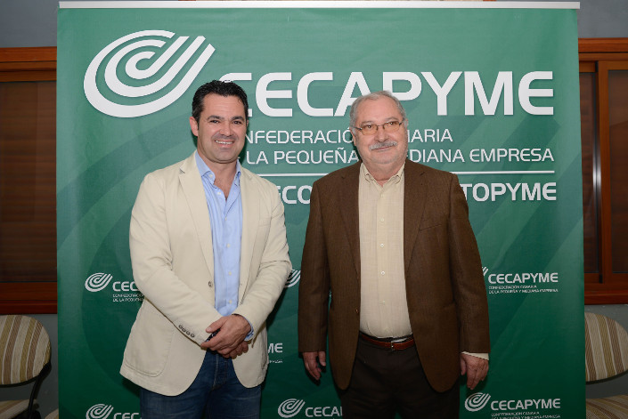 José Juan Socas y Salvador García Carrillo en la sede de Cecapyme.
